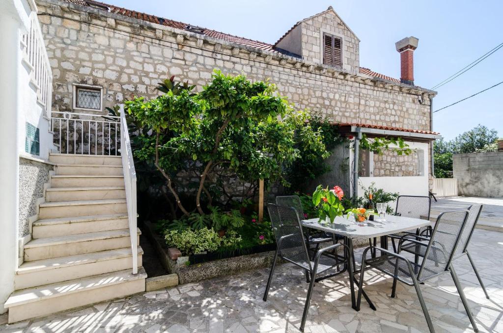 Dada Guest house